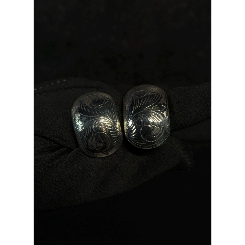 SU Thailand 925 Sterling Silver Engraved Floral Clip On Earrings